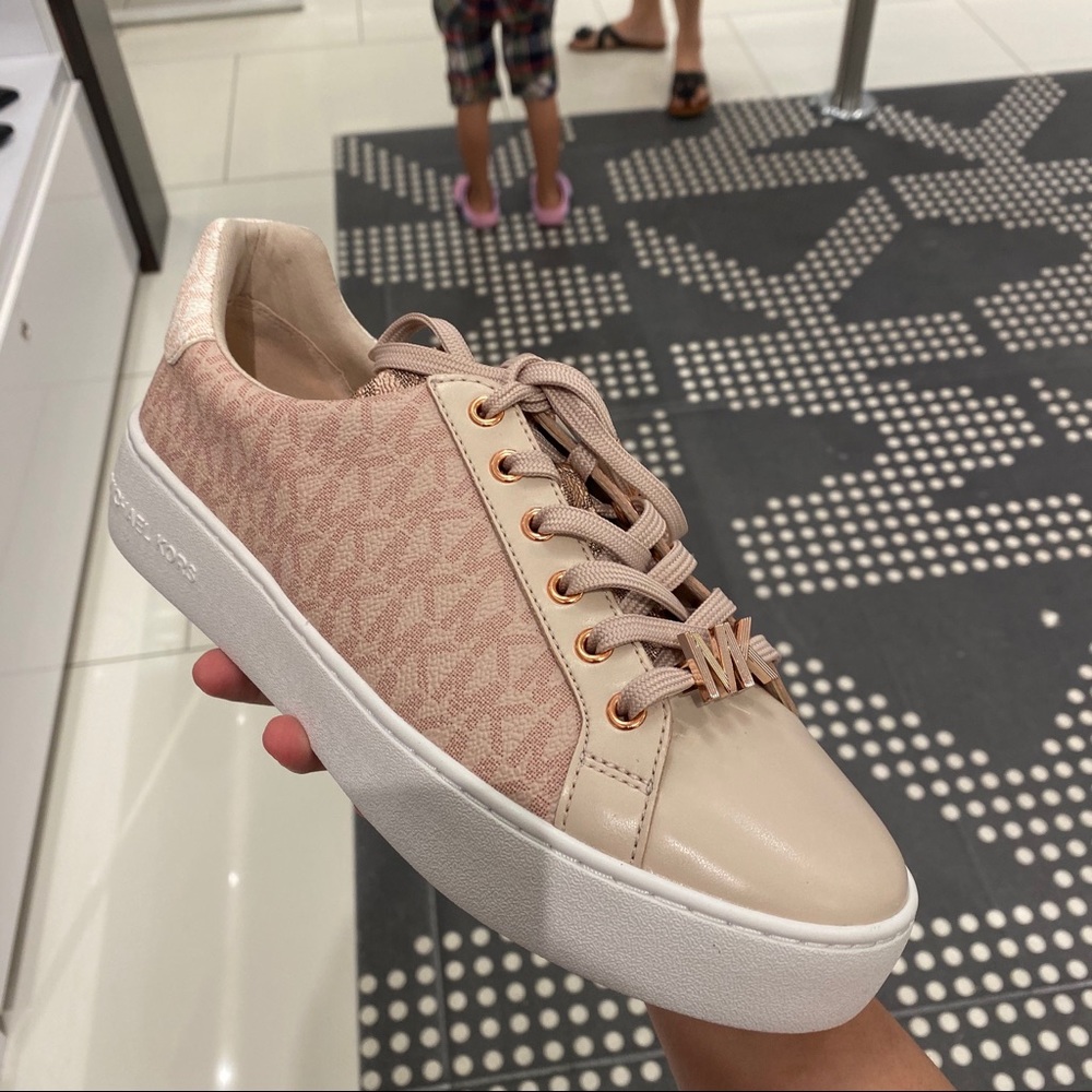NEW MK SHOES AUTHENTIC - Picture 4 of 4